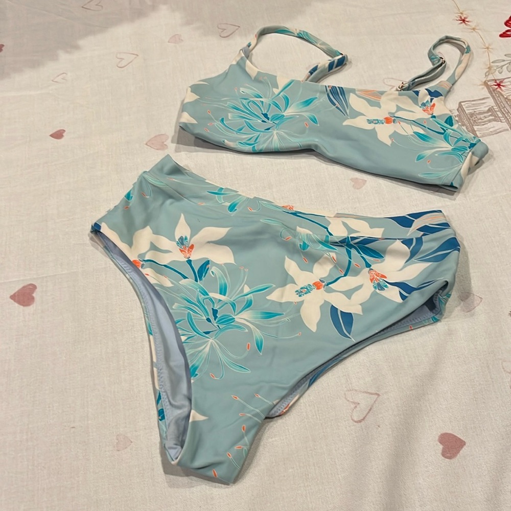 Raisins Floral Bikini Set - Light Blue and White